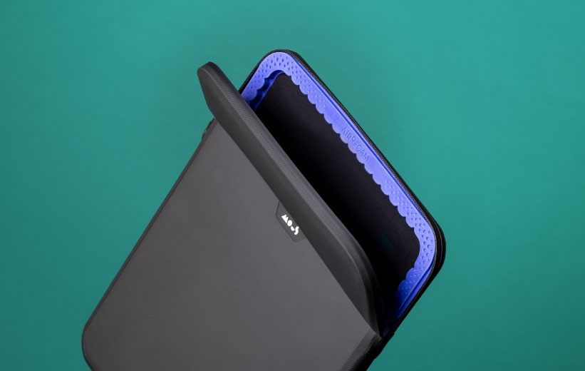 Mous laptop sleeve